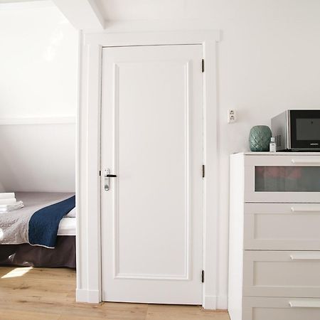 Four Star Apartments - Berkenbosch Blokstraat Гаага Номер фото