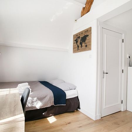 Four Star Apartments - Berkenbosch Blokstraat Гаага Номер фото