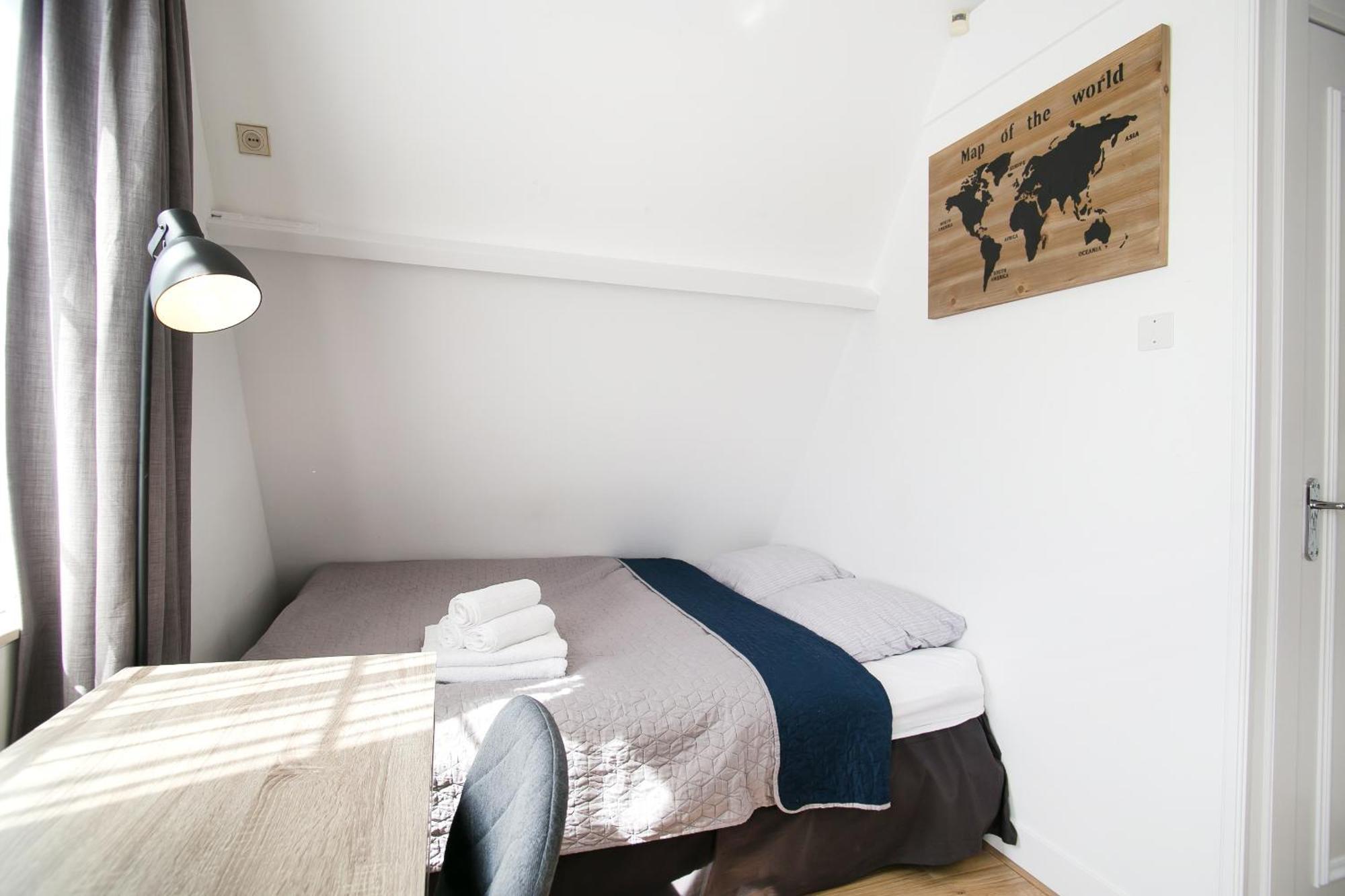 Four Star Apartments - Berkenbosch Blokstraat Гаага Номер фото