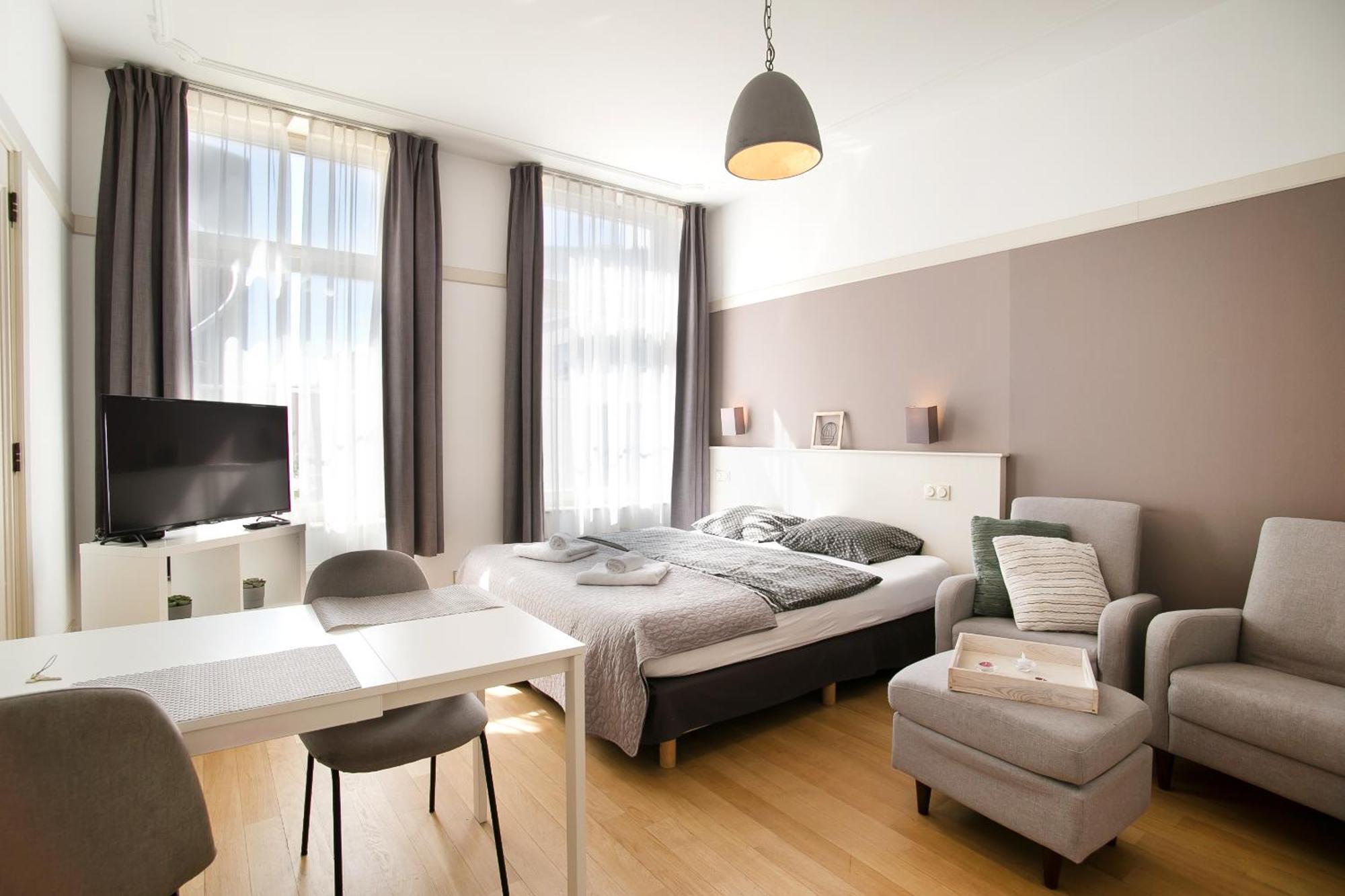 Four Star Apartments - Berkenbosch Blokstraat Гаага Номер фото